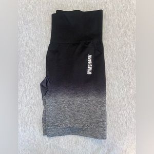 GYMSHARK OMBRÉ BIKER SHORTS- Small